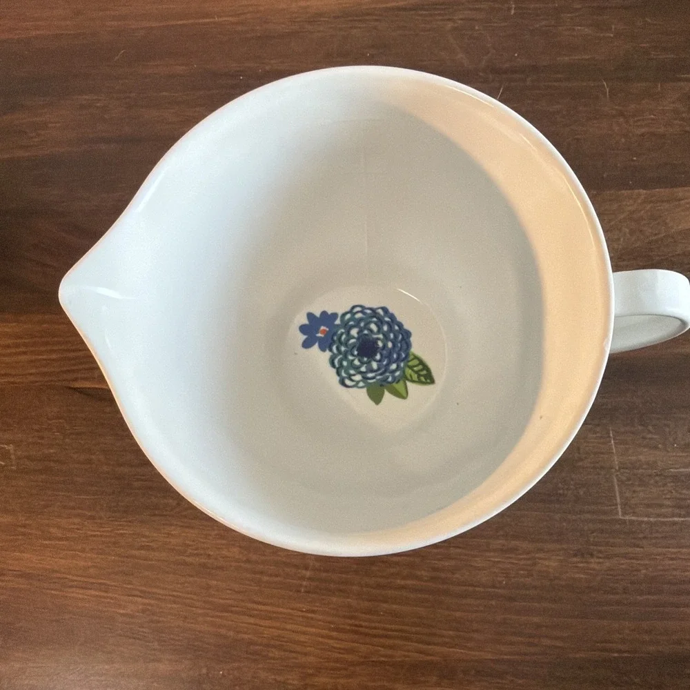 The Pioneer Woman Melamine Floral 2 Cup Measuring Cup W Spout Plastic Gravy Boat